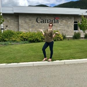 Meet your Posher, Rena